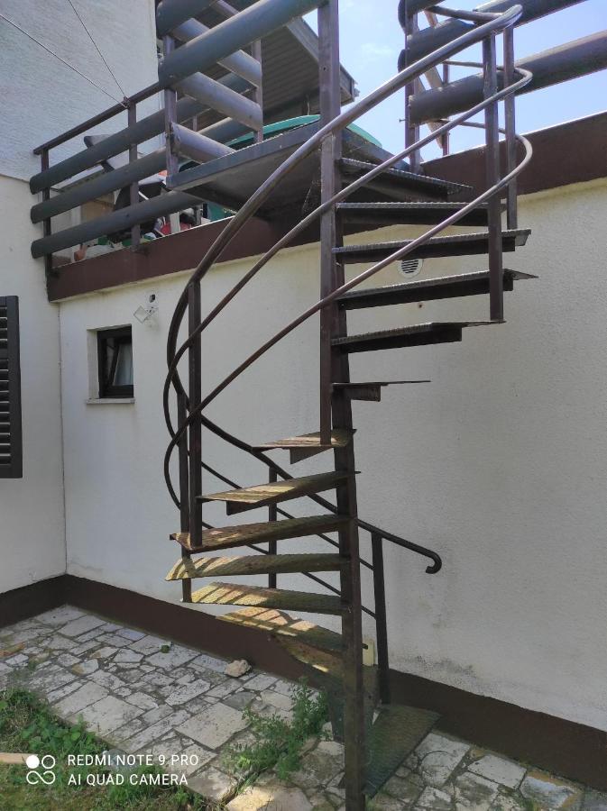 Guesthouse Suzy Pula Zewnętrze zdjęcie