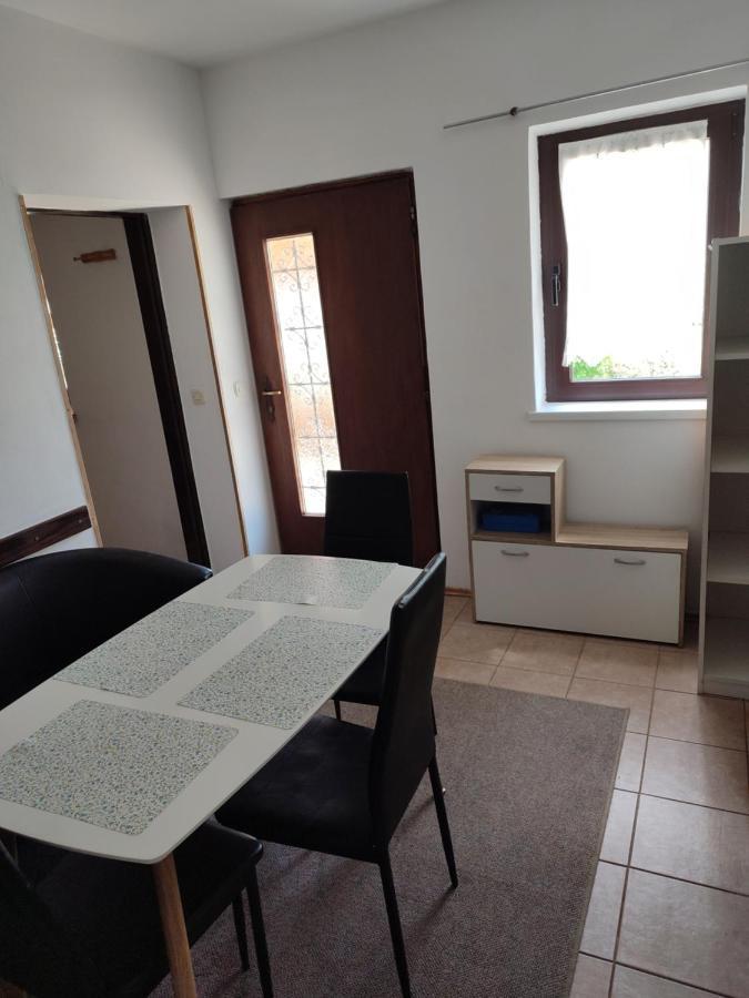 Guesthouse Suzy Pula Zewnętrze zdjęcie